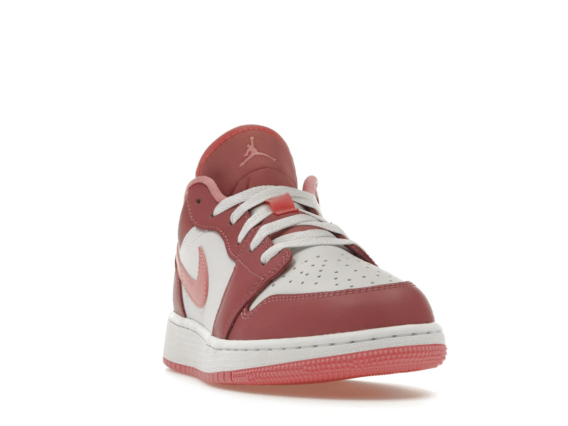 Vue 8 de Jordan 1 Low Desert Berry (GS)