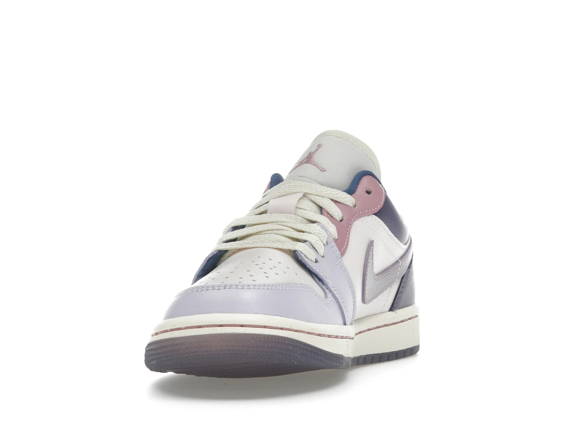 Vue 12 de Jordan 1 Low Pastel Purple 