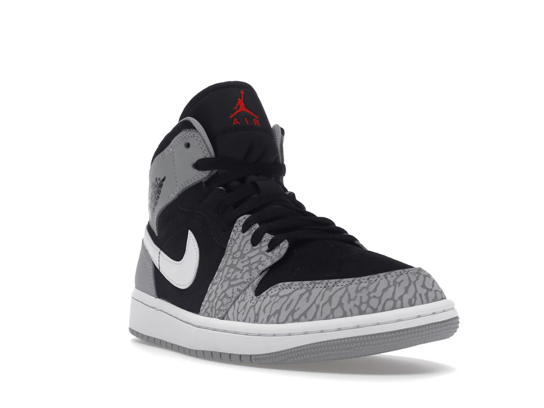 Vue 7 de Jordan 1 Mid SE Elephant Print