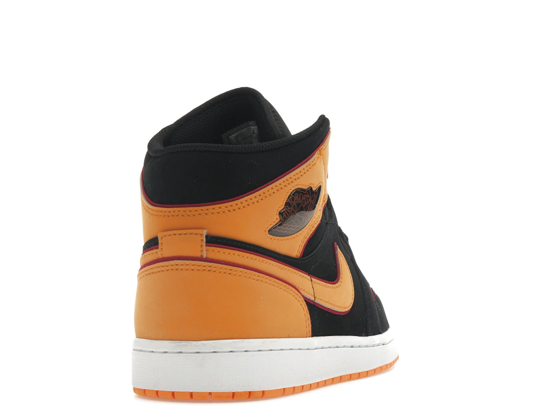 Vue 30 de Jordan 1 Mid Fat Tongue Black Orange