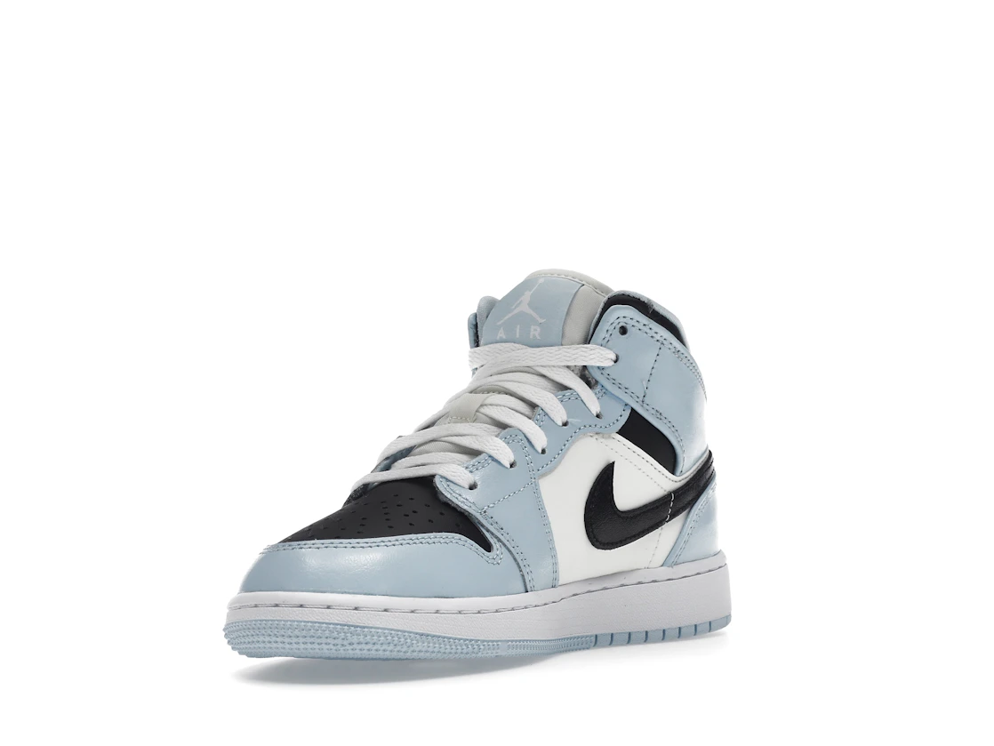 Vue 14 de Jordan 1 Mid Ice Blue (2022) (GS)