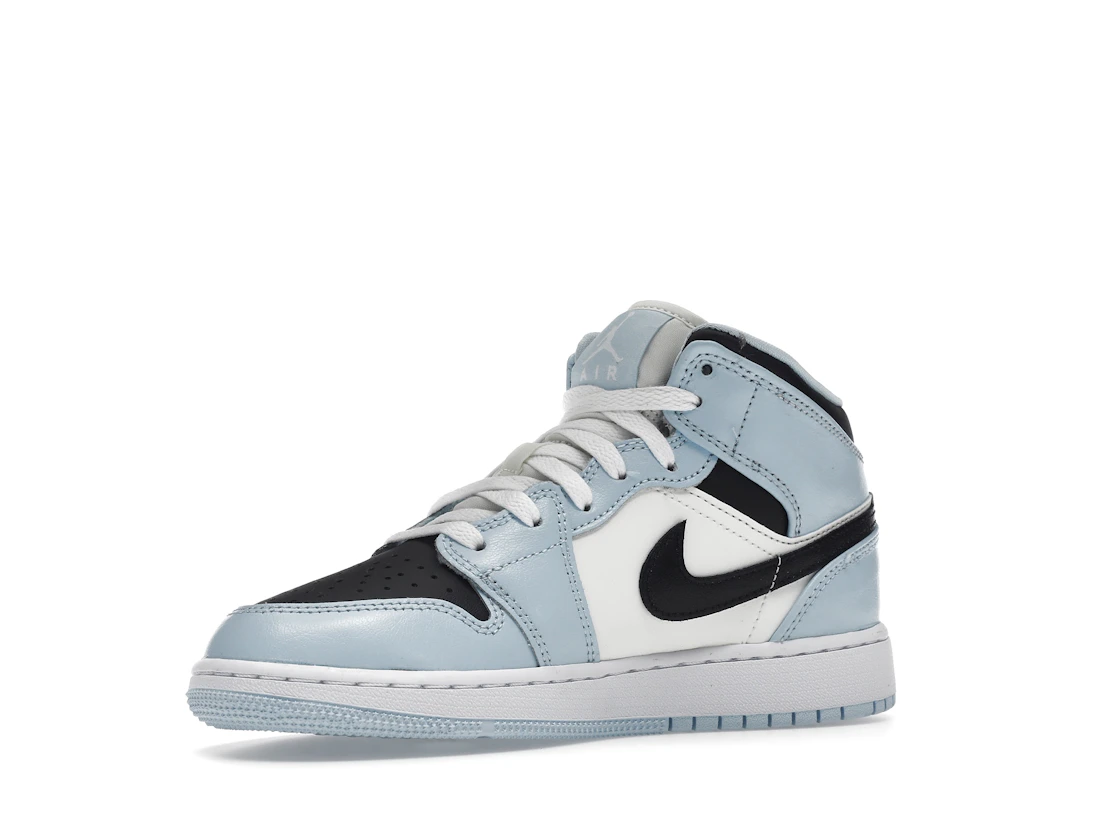 Vue 16 de Jordan 1 Mid Ice Blue (2022) (GS)