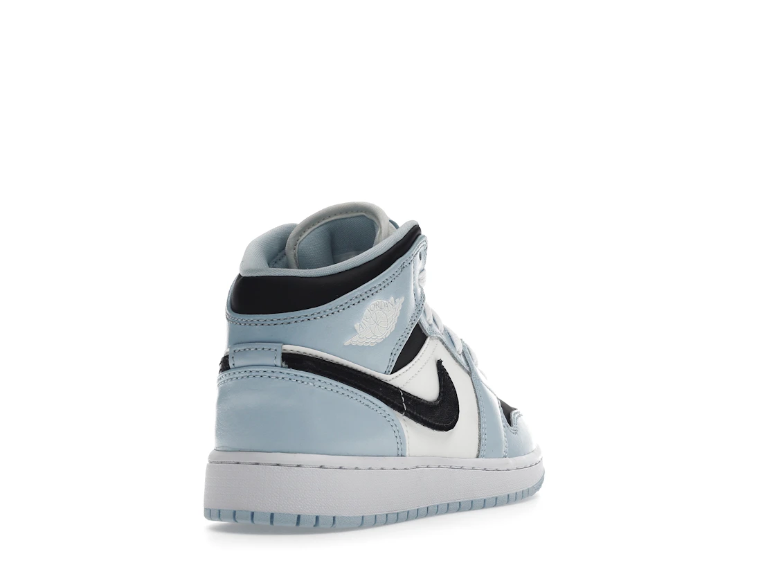 Vue 31 de Jordan 1 Mid Ice Blue (2022) (GS)