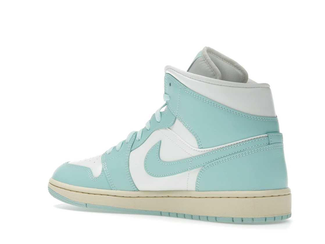 Vue 23 de Jordan 1 Mid Light Dew 