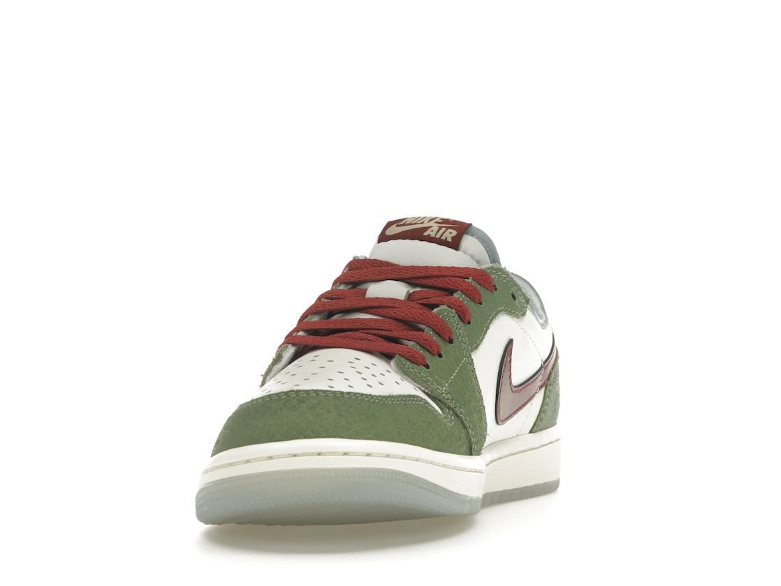 Vue 12 de Jordan 1 Retro Low OG Year of the Dragon (2024)