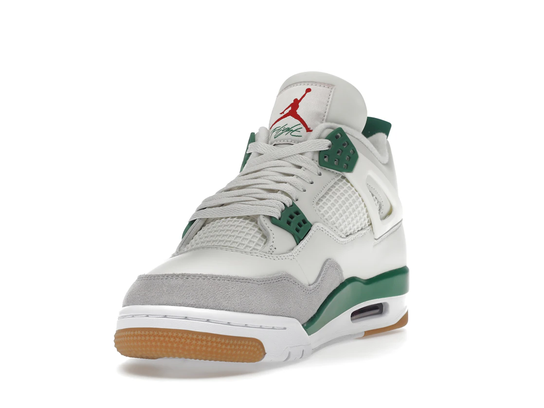 Vue 13 de Jordan 4 Retro SB Pine Green