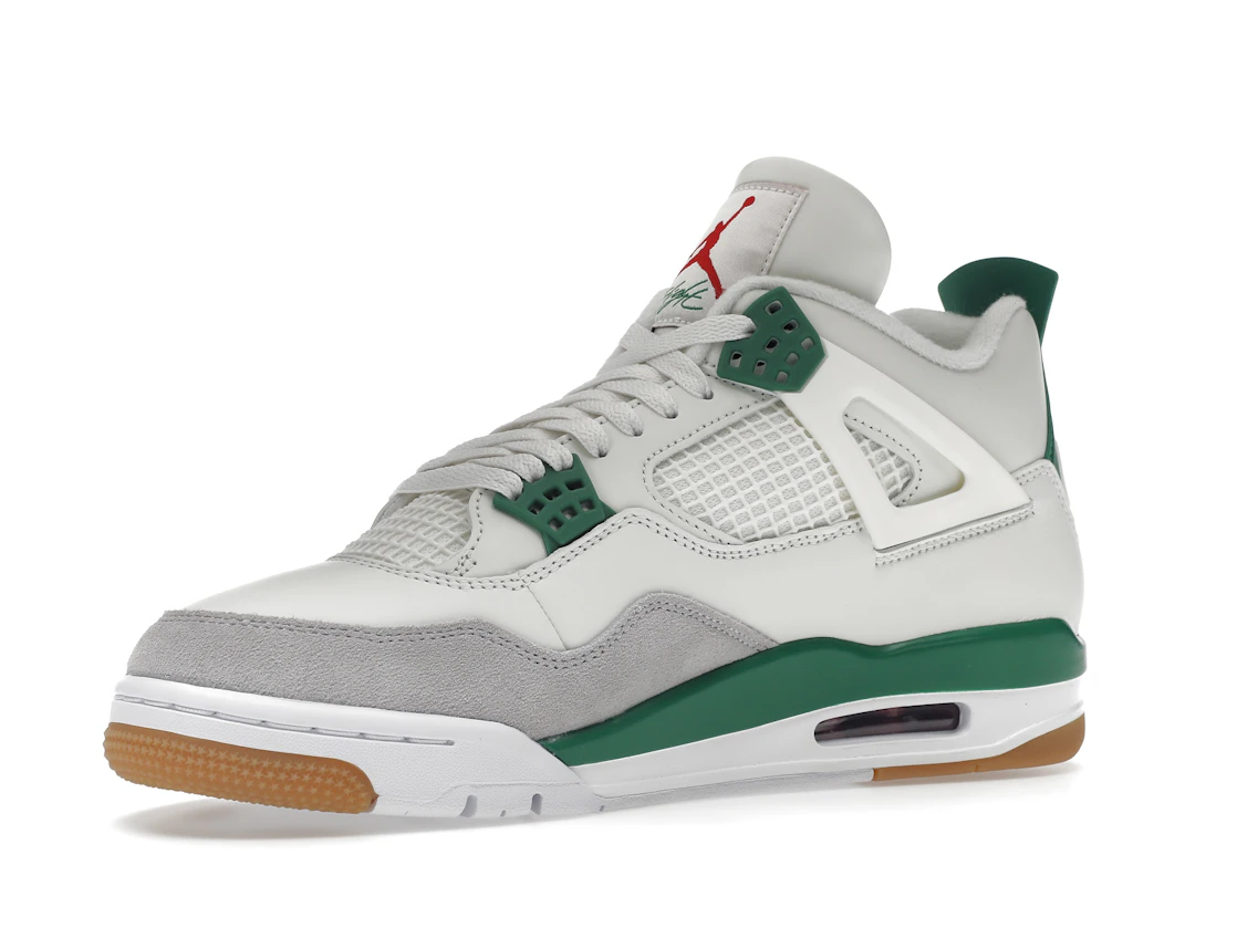 Vue 16 de Jordan 4 Retro SB Pine Green
