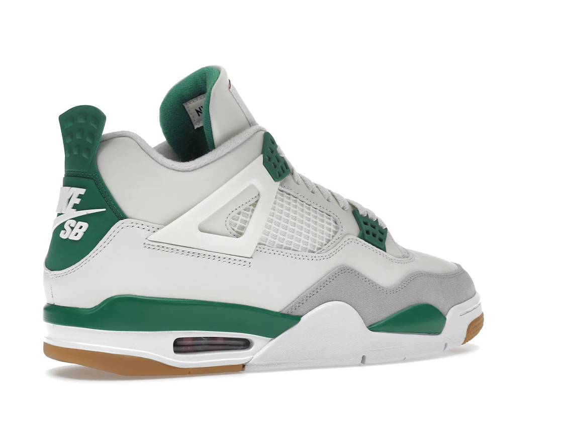 Vue 34 de Jordan 4 Retro SB Pine Green