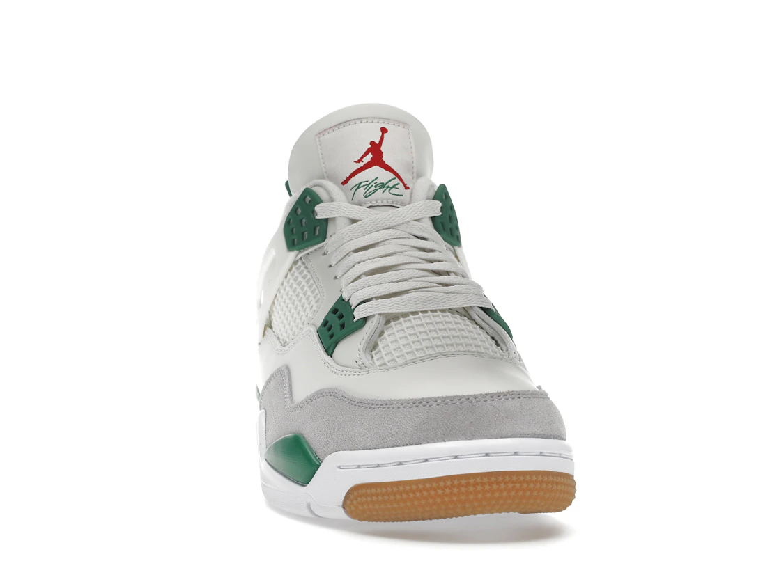 Vue 9 de Jordan 4 Retro SB Pine Green