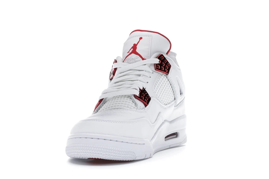 Vue 12 de Jordan 4 Retro Metallic Red