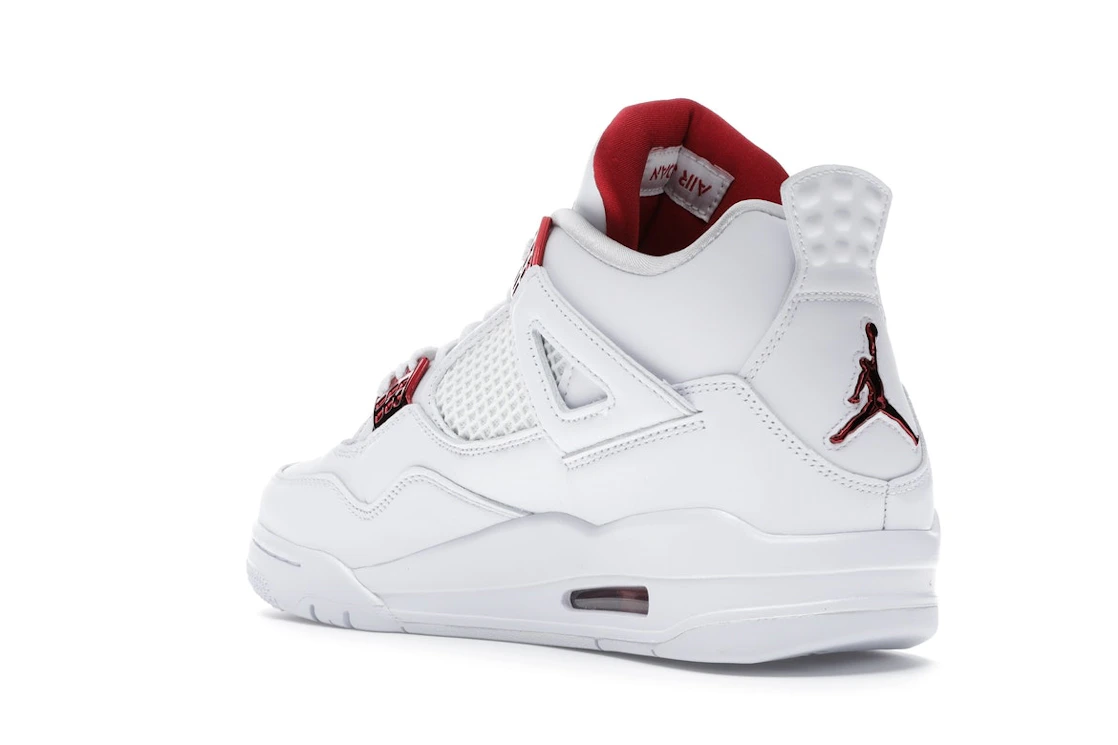 Vue 24 de Jordan 4 Retro Metallic Red