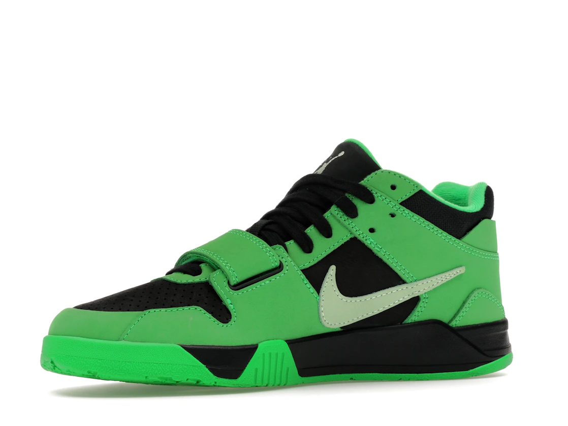 Vue 16 de Jordan CJ1 T-Rexx Travis Scott Green Spark