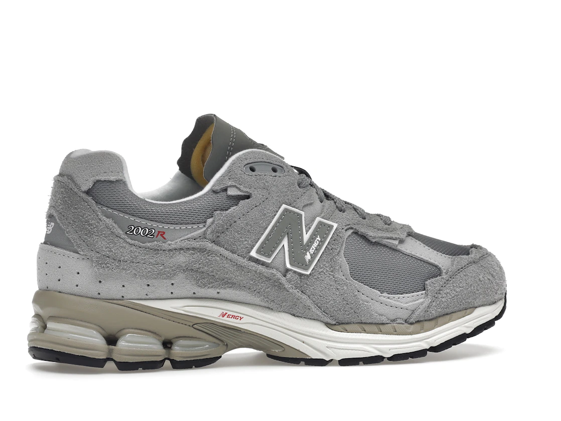 Vue 35 de New Balance 2002R Protection Pack Grey