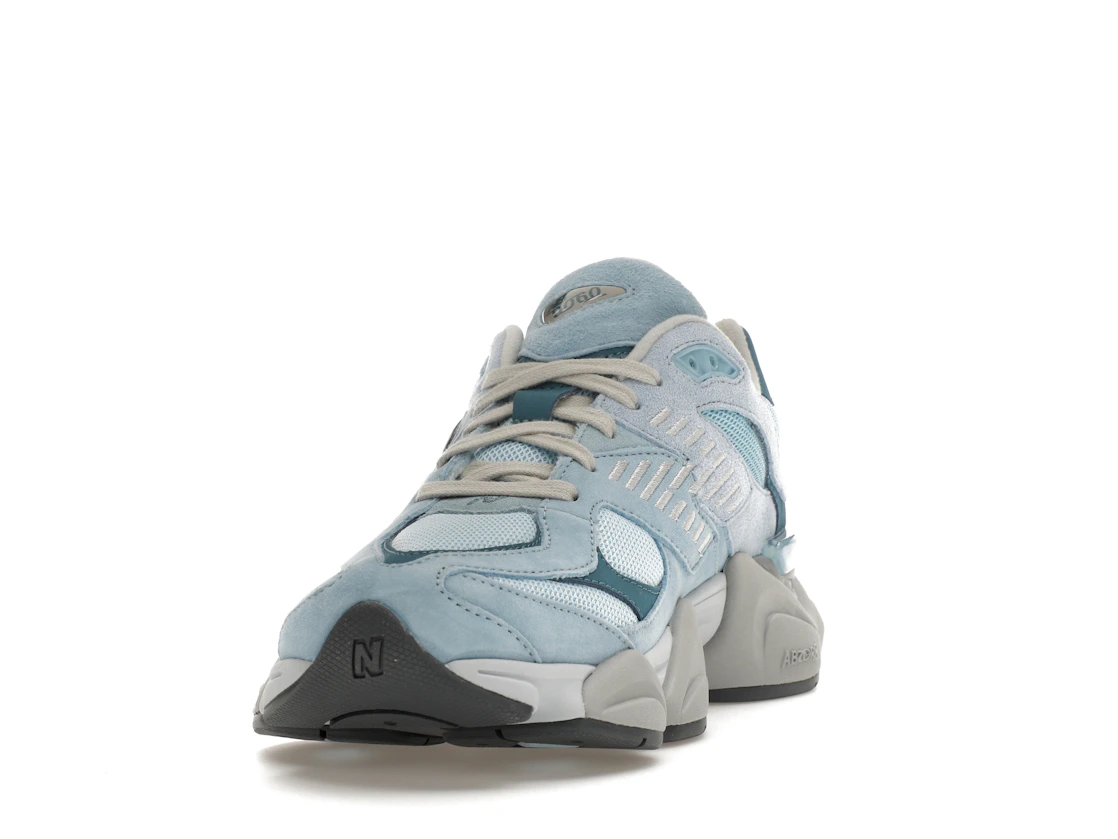 Vue 12 de New Balance 9060 Chrome Blue