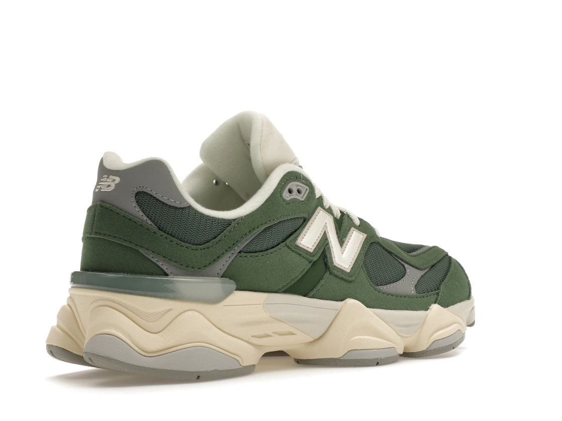 Vue 33 de New Balance 9060 Nori (GS)