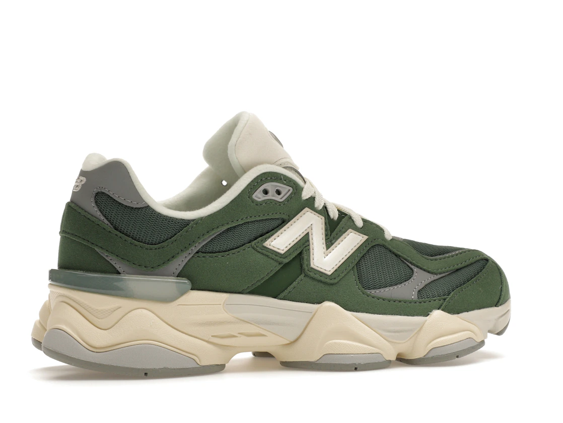 Vue 35 de New Balance 9060 Nori (GS)