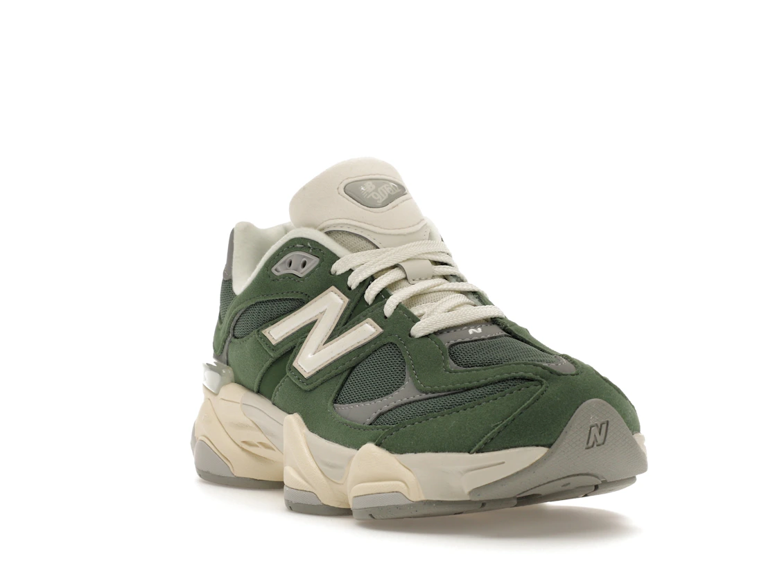 Vue 7 de New Balance 9060 Nori (GS)