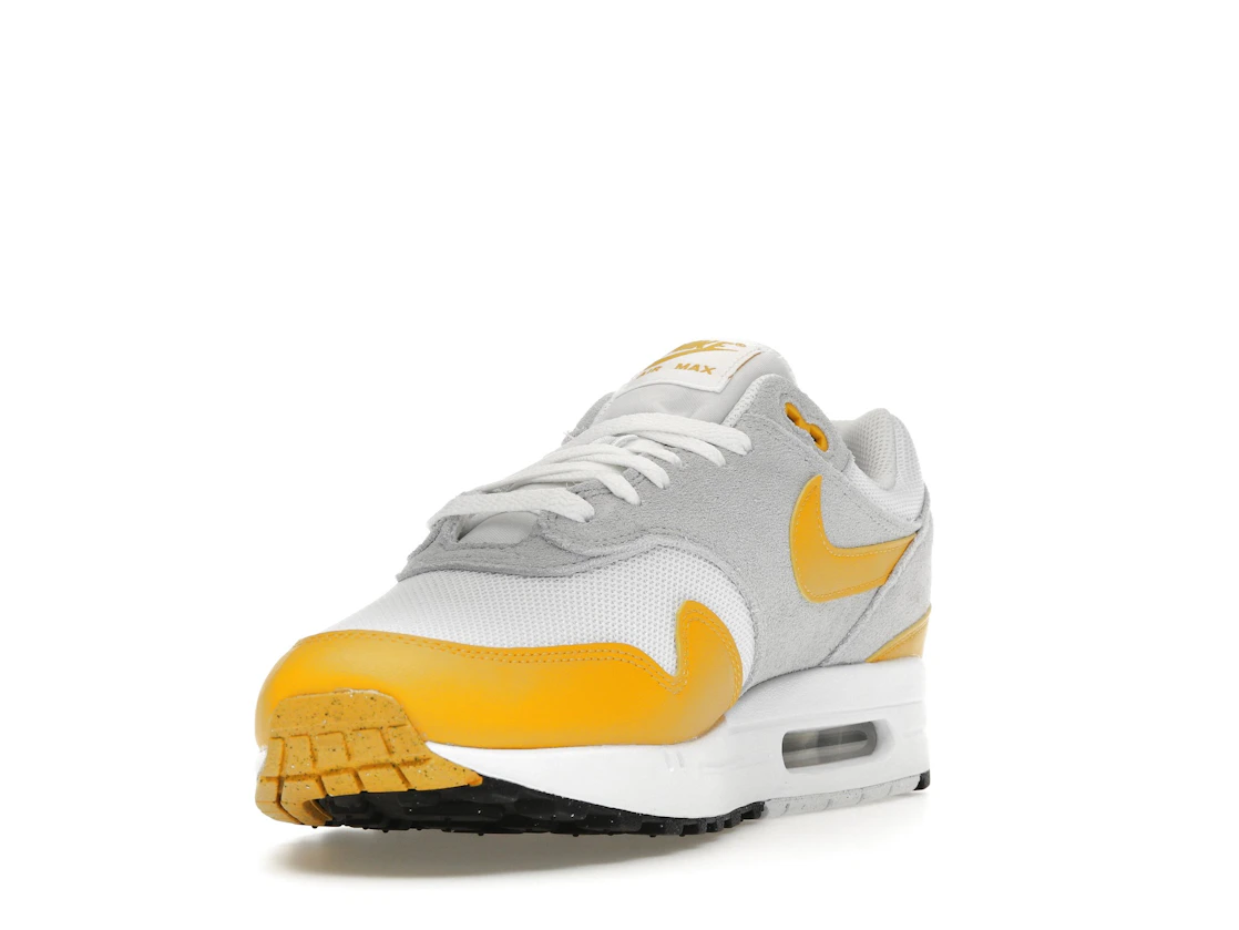 Vue 13 de Nike Air Max 1 Essential University Gold