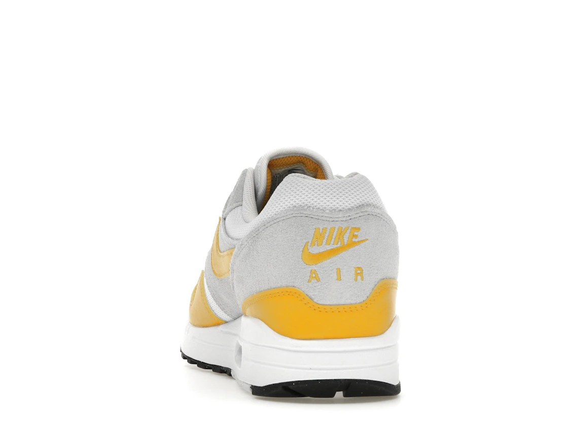 Vue 27 de Nike Air Max 1 Essential University Gold