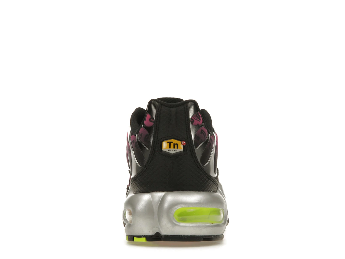 Vue 28 de Nike Air Plus Mercurial XXV Hyper Pink and Volt