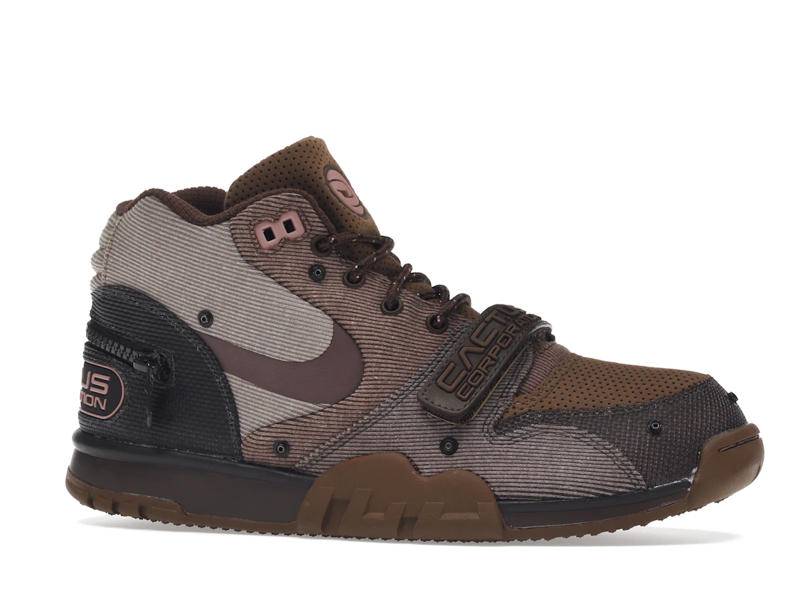 Vue 3 de Nike Air Trainer 1 SP Travis Scott Wheat