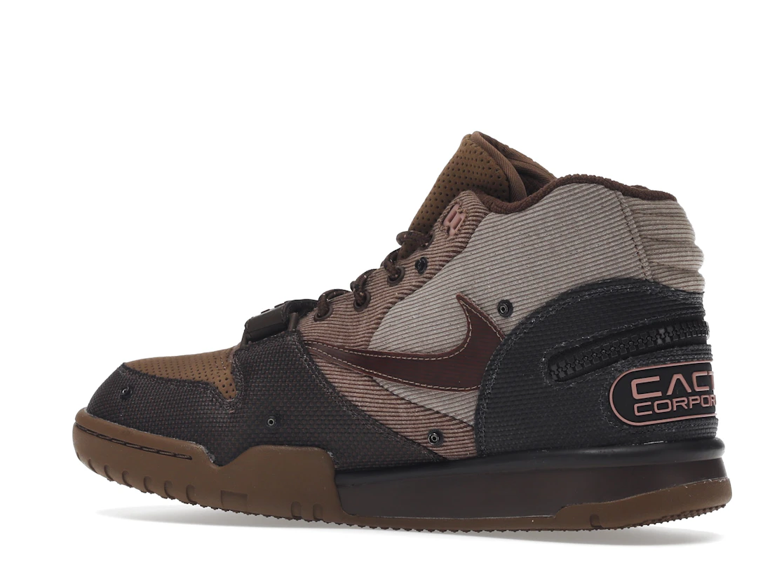 Vue 22 de Nike Air Trainer 1 SP Travis Scott Wheat