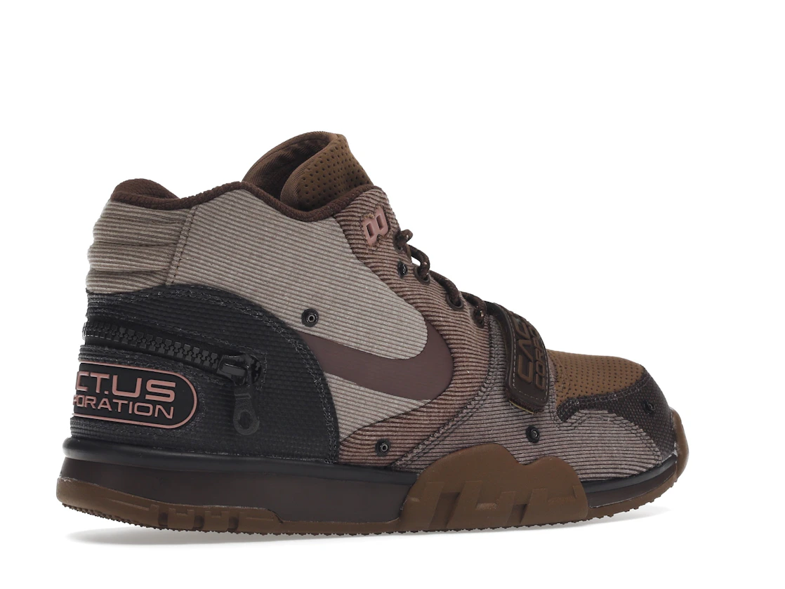 Vue 34 de Nike Air Trainer 1 SP Travis Scott Wheat