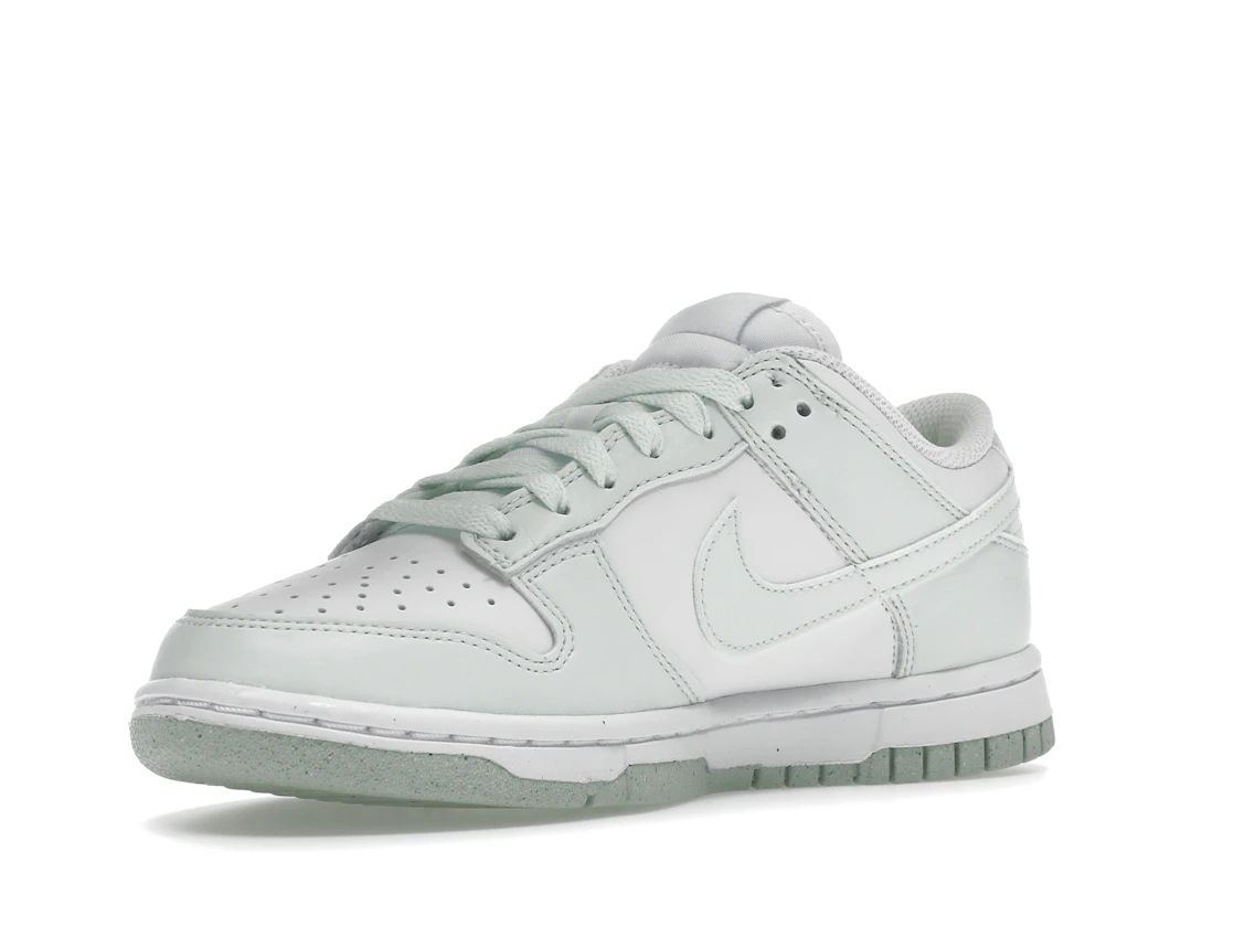 Vue 15 de Nike Dunk Low Next Nature White Mint 