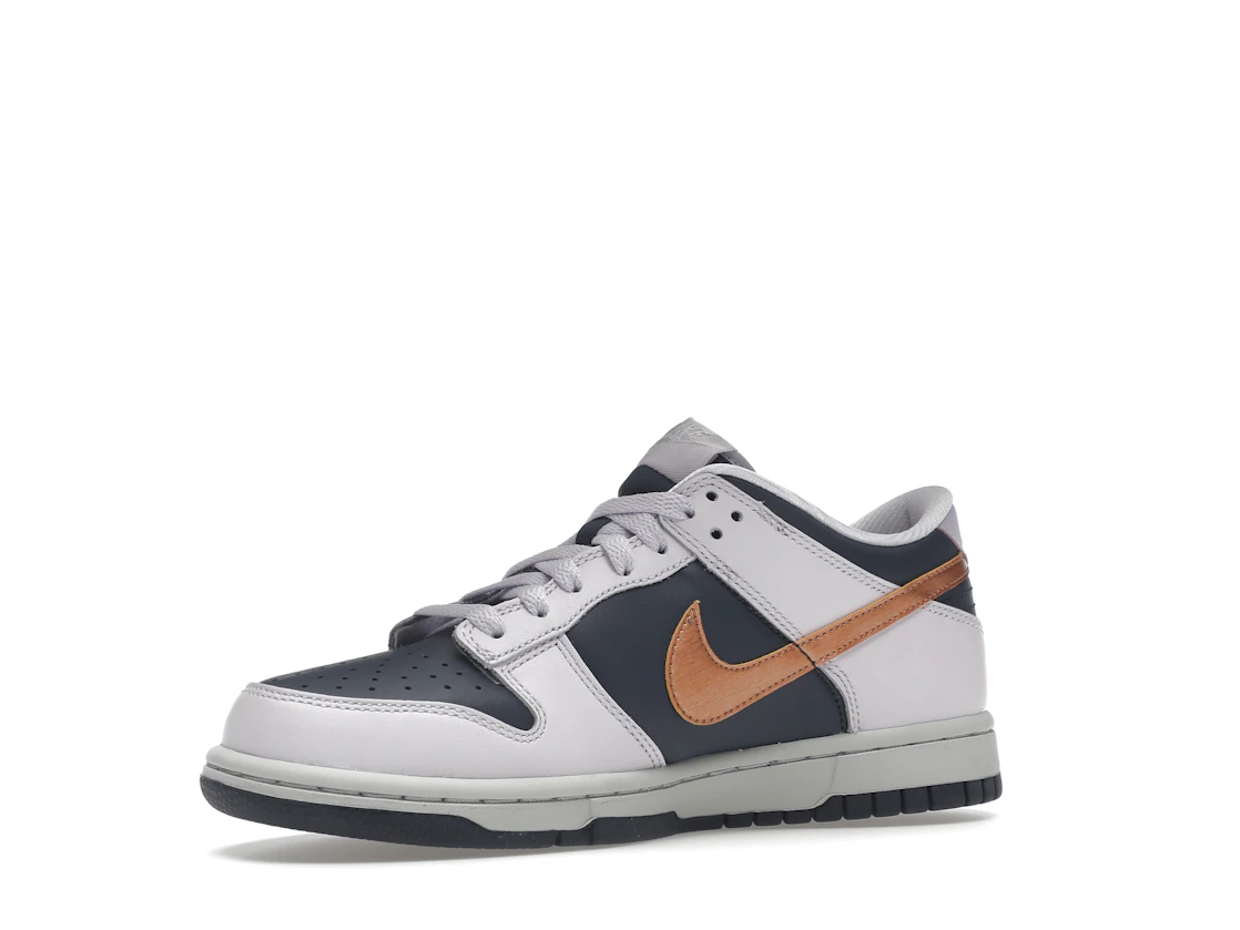 Vue 16 de Nike Dunk Low SE Copper Swoosh (GS)