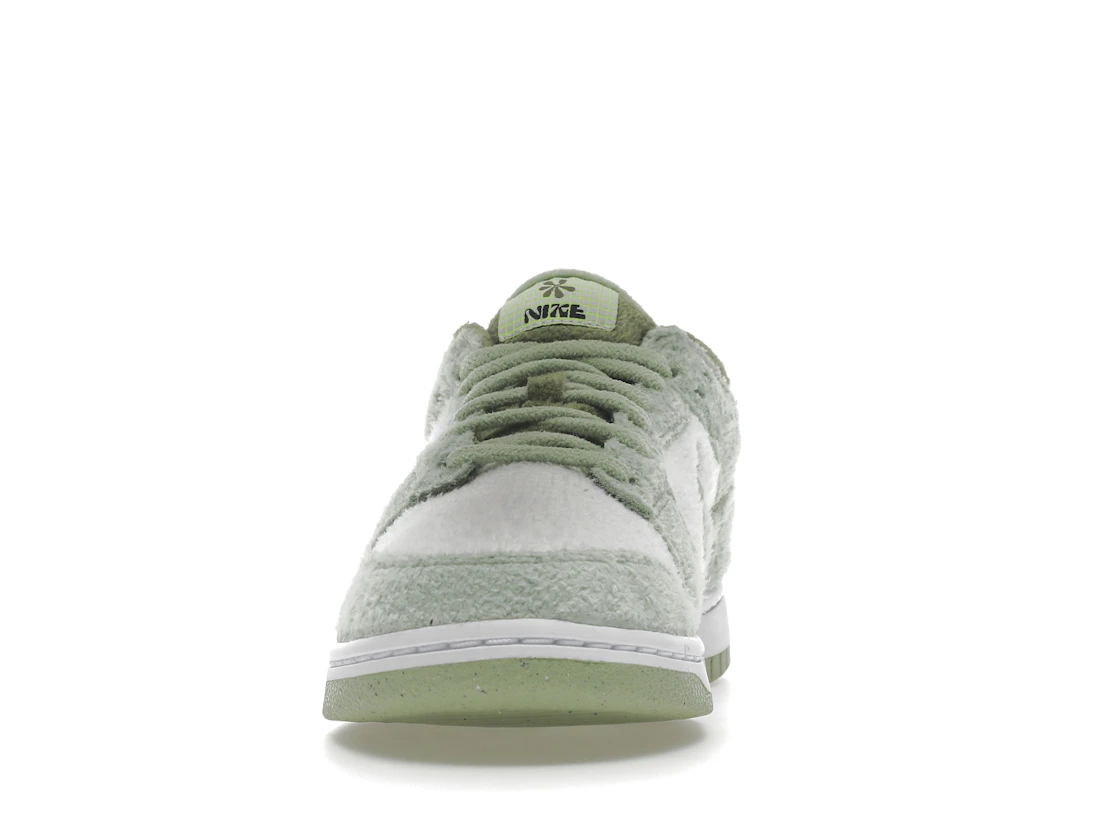 Vue 11 de Nike Dunk Low SE Fleece Pack Honeydew 