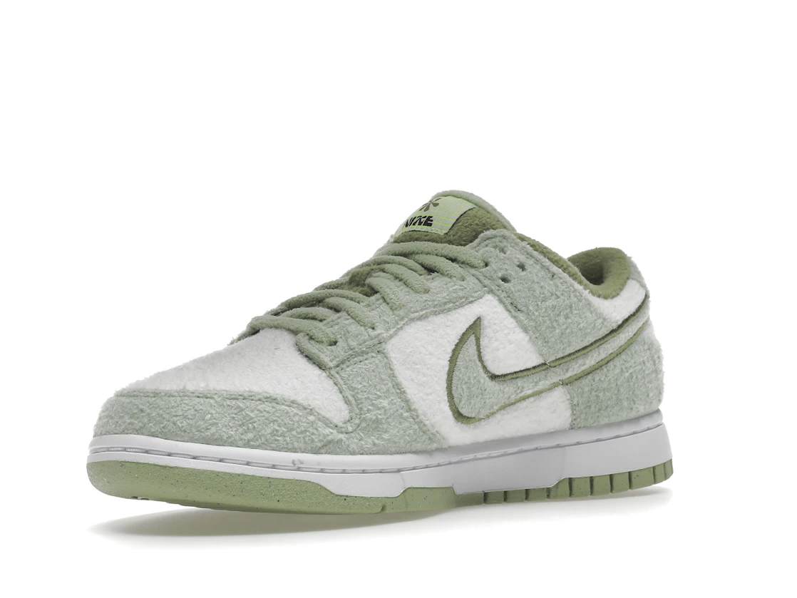 Vue 15 de Nike Dunk Low SE Fleece Pack Honeydew 