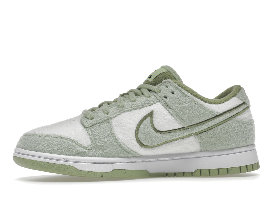 Vue 18 de Nike Dunk Low SE Fleece Pack Honeydew 