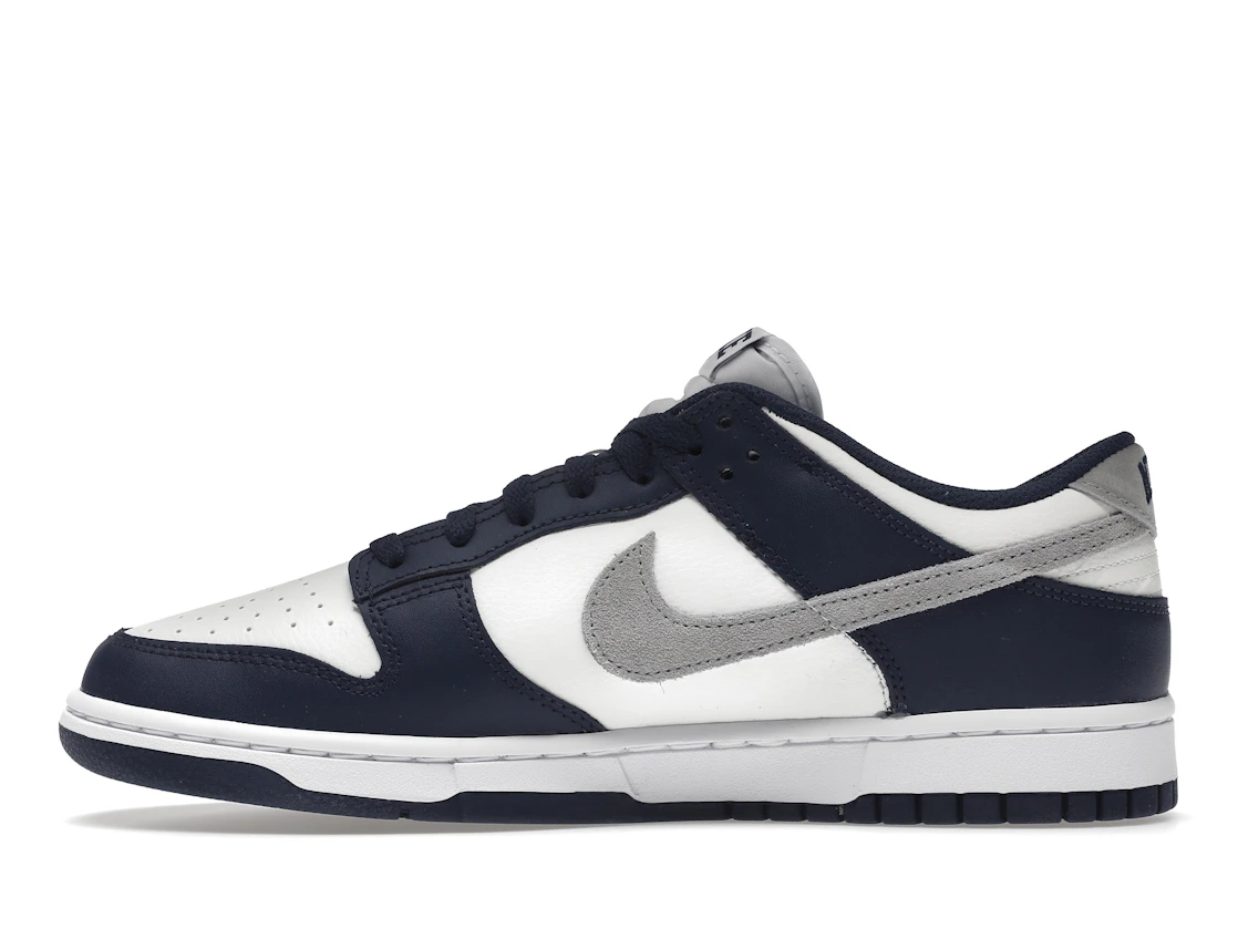 Vue 19 de Nike Dunk Low Summit White Midnight Navy