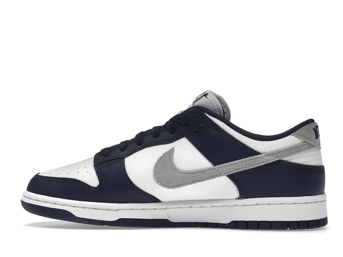 Vue 20 de Nike Dunk Low Summit White Midnight Navy