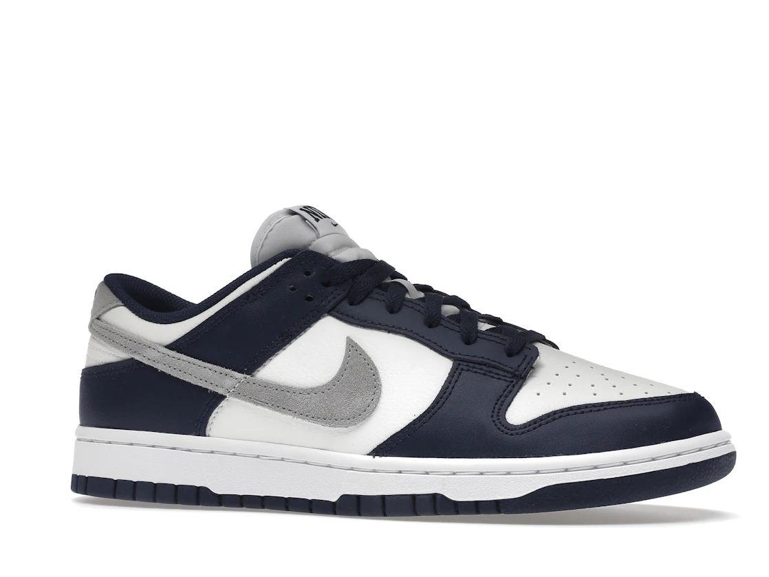 Vue 3 de Nike Dunk Low Summit White Midnight Navy