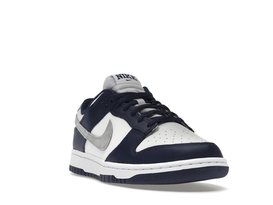 Vue 7 de Nike Dunk Low Summit White Midnight Navy