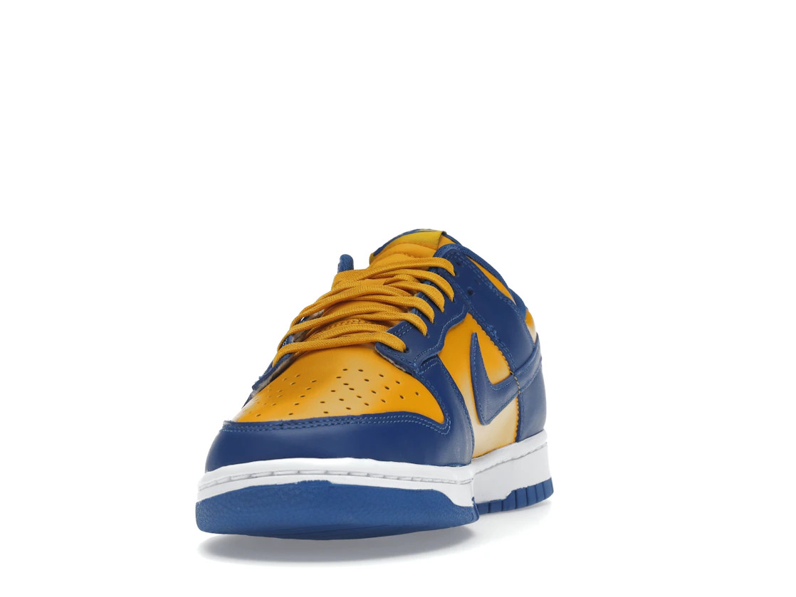 Vue 12 de Nike Dunk Low UCLA