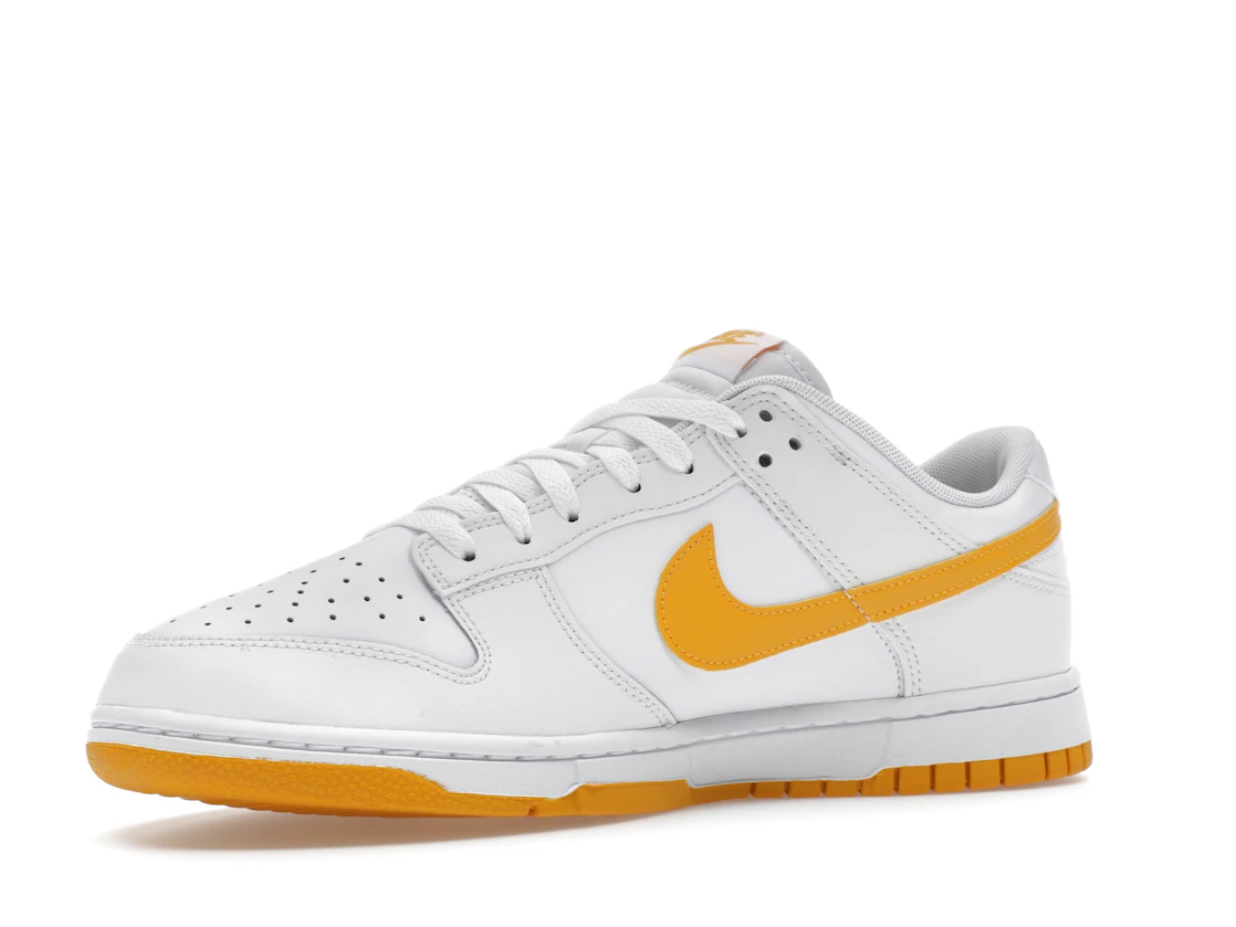 Vue 16 de Nike Dunk Low White University Gold