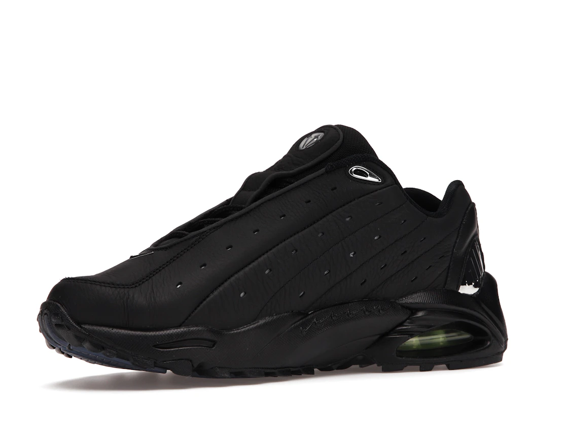 Vue 16 de Nike Hot Step Air Terra Drake NOCTA Triple Black