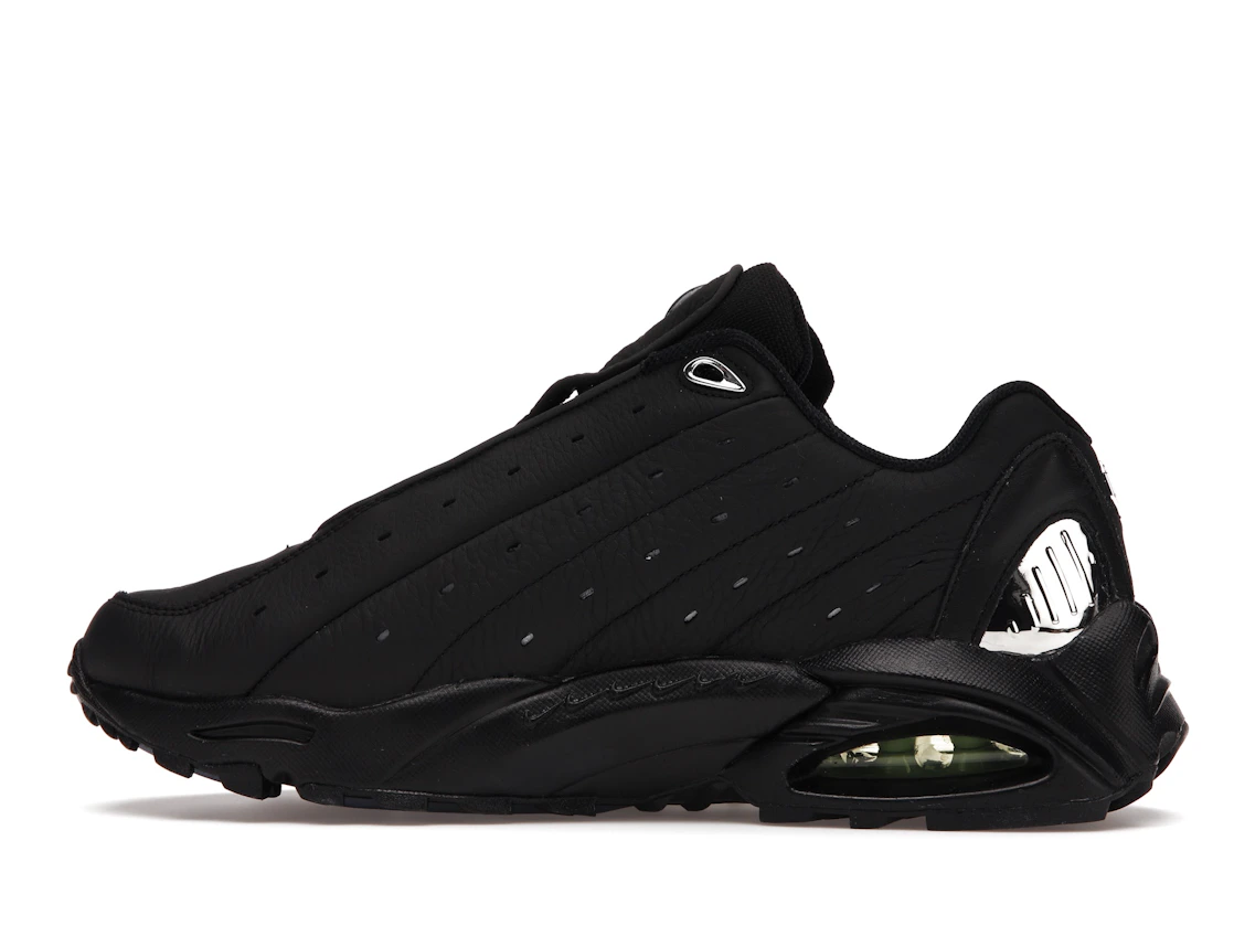 Vue 20 de Nike Hot Step Air Terra Drake NOCTA Triple Black