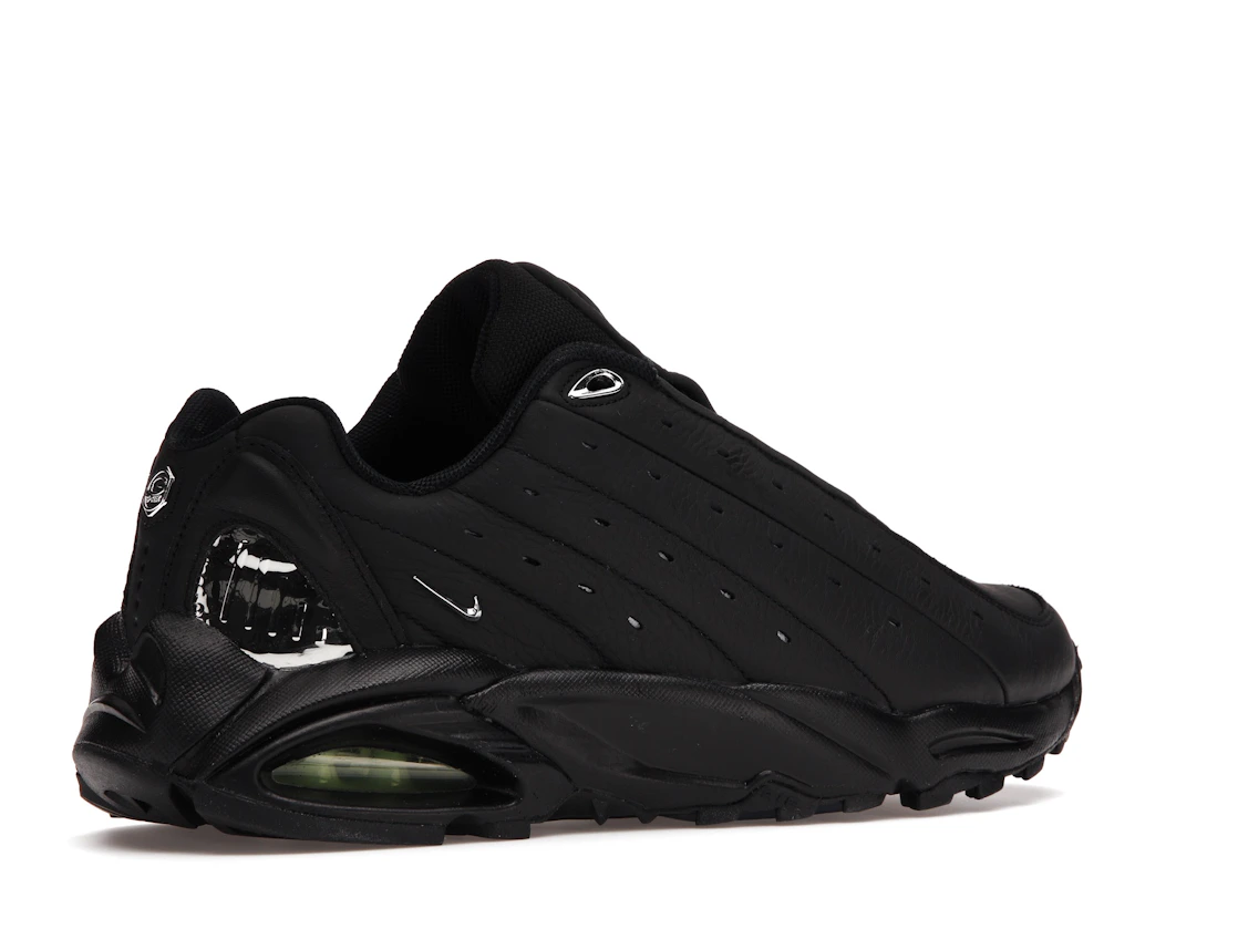 Vue 34 de Nike Hot Step Air Terra Drake NOCTA Triple Black