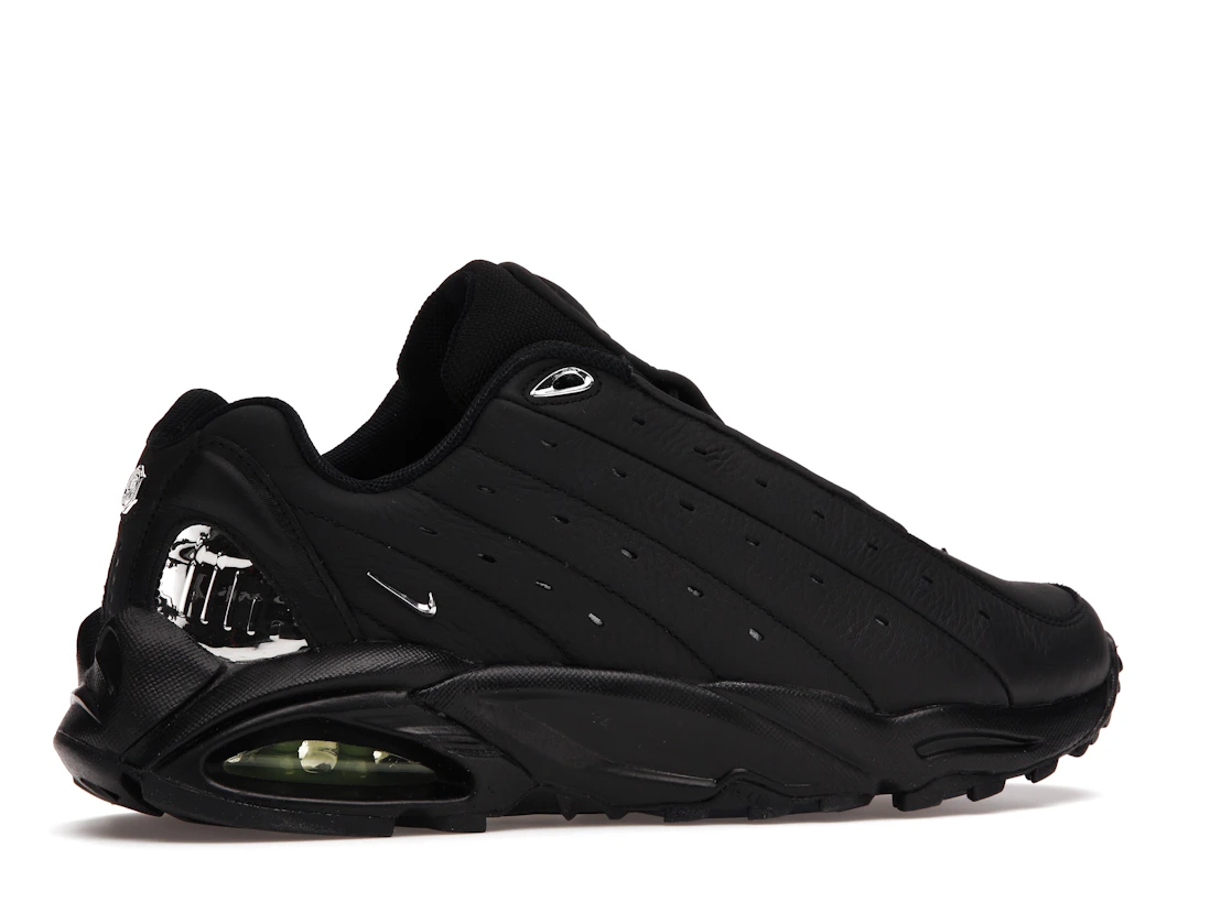 Vue 35 de Nike Hot Step Air Terra Drake NOCTA Triple Black
