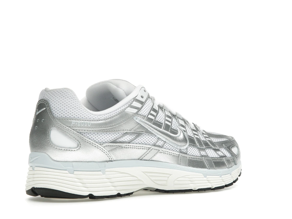Vue 33 de Nike P-6000 White Blue Tint Sail Metallic Silver 