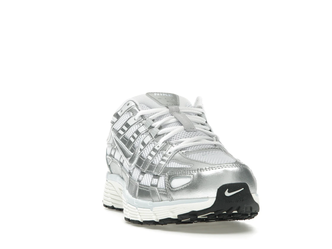 Vue 8 de Nike P-6000 White Blue Tint Sail Metallic Silver 
