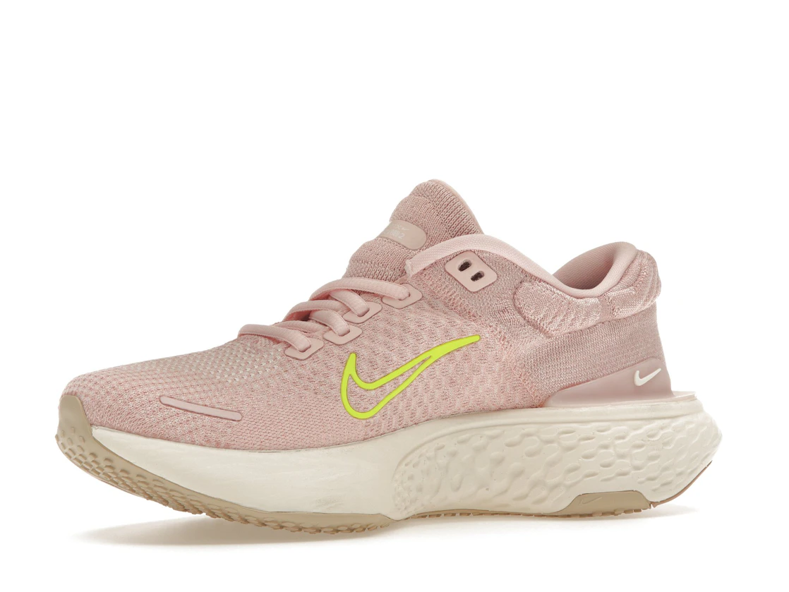 Vue 16 de Nike ZoomX Invincible Run Flyknit 2 Atmosphere Pink Oxford 