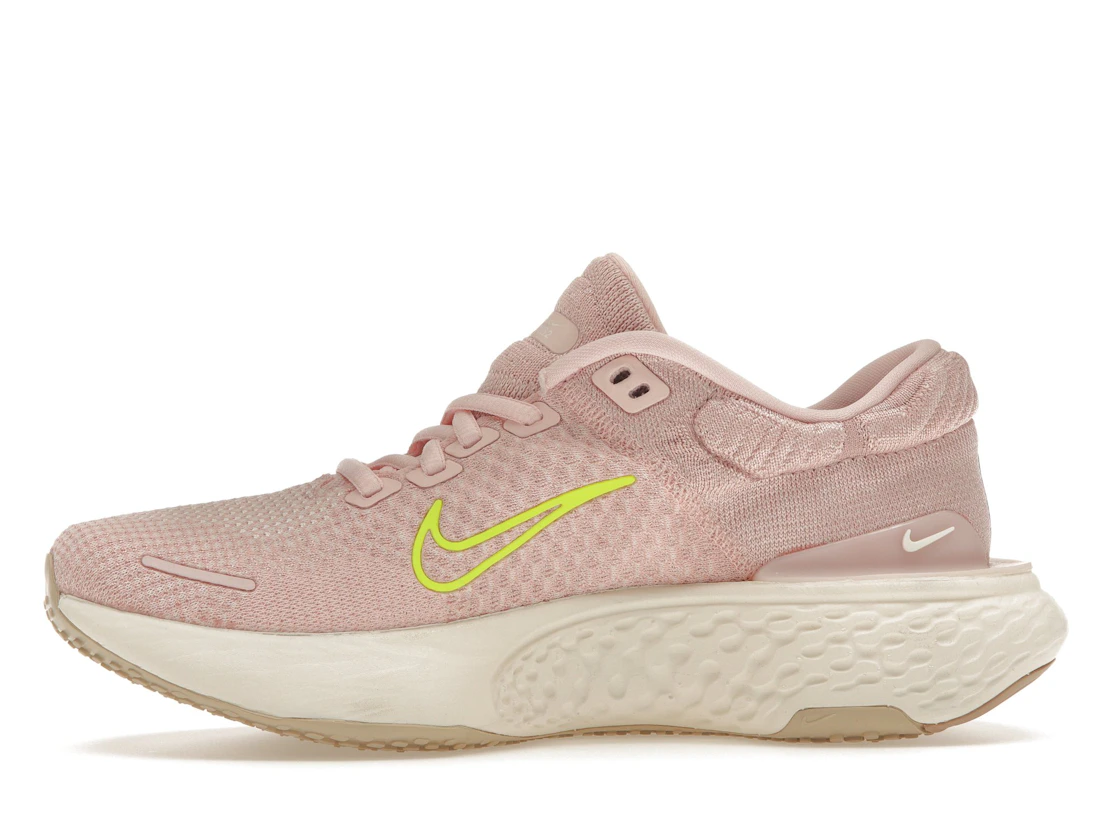 Vue 18 de Nike ZoomX Invincible Run Flyknit 2 Atmosphere Pink Oxford 