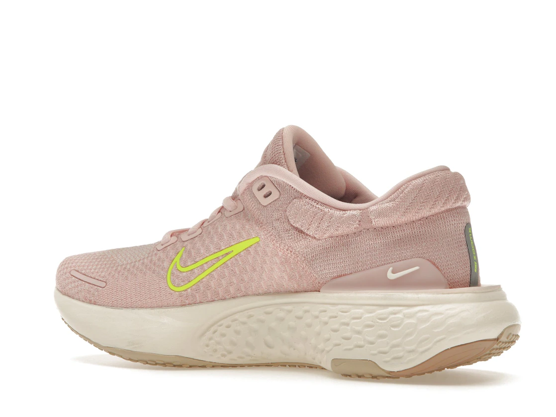 Vue 22 de Nike ZoomX Invincible Run Flyknit 2 Atmosphere Pink Oxford 