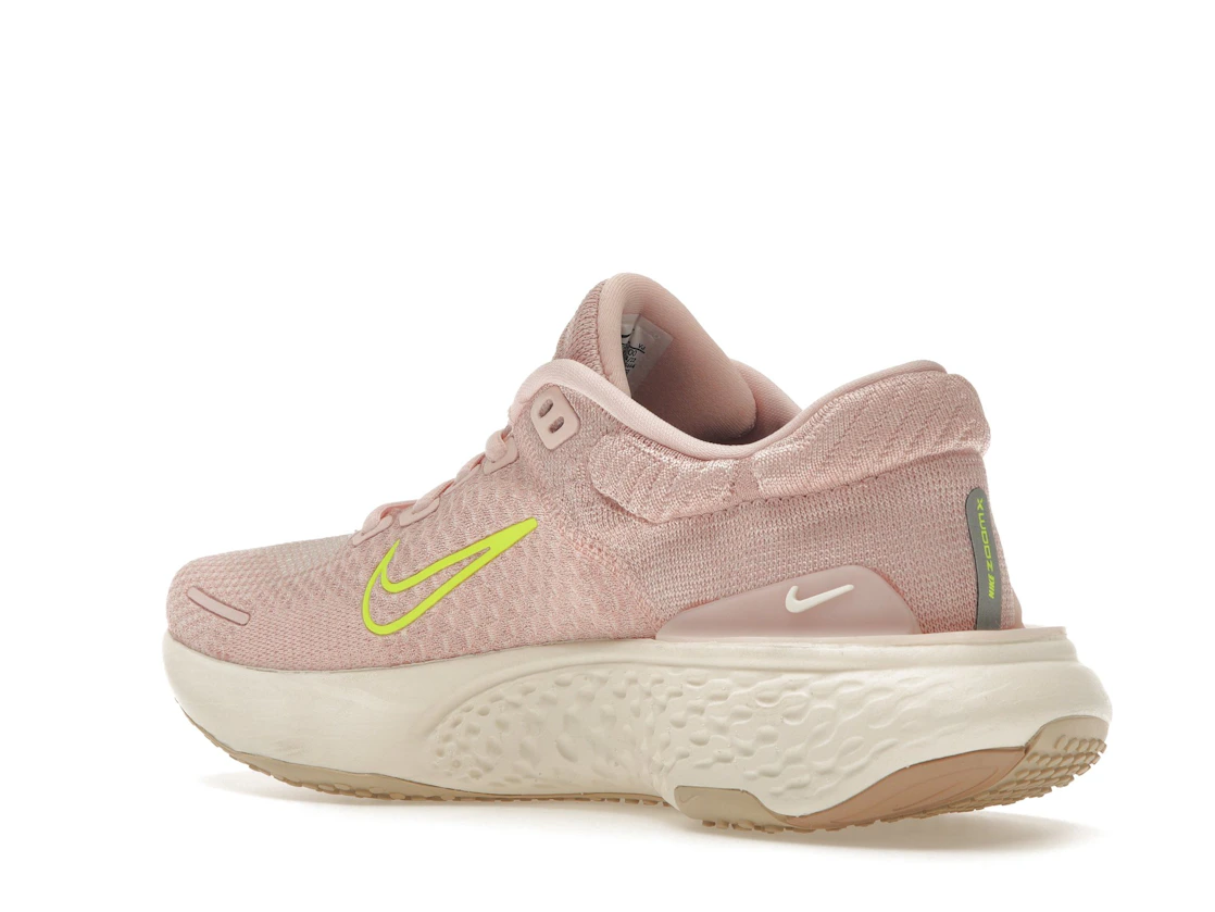 Vue 23 de Nike ZoomX Invincible Run Flyknit 2 Atmosphere Pink Oxford 