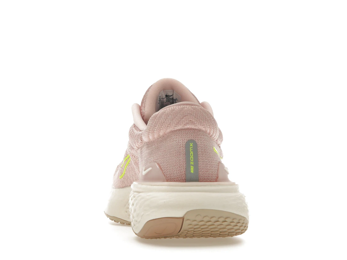 Vue 27 de Nike ZoomX Invincible Run Flyknit 2 Atmosphere Pink Oxford 