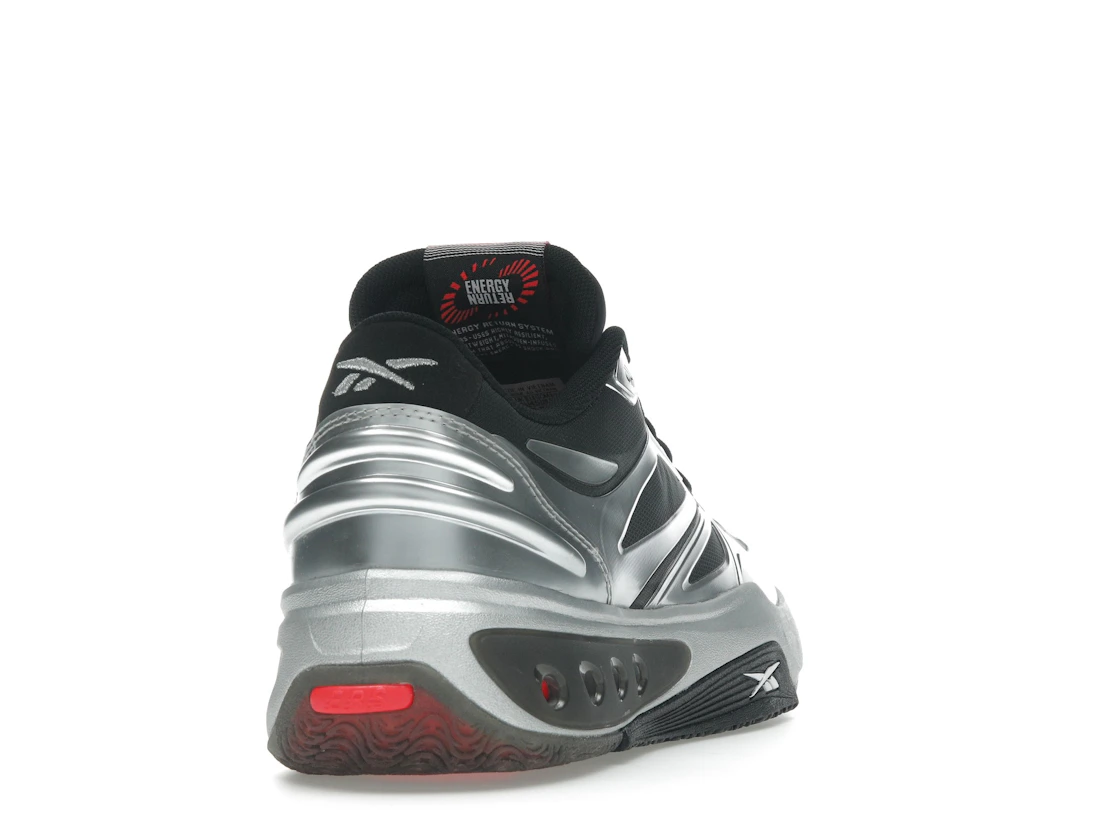 Vue 30 de Reebok Engine A Mobius Re-Boot